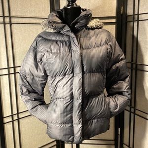 Columbia size M womens plaid puffer coat